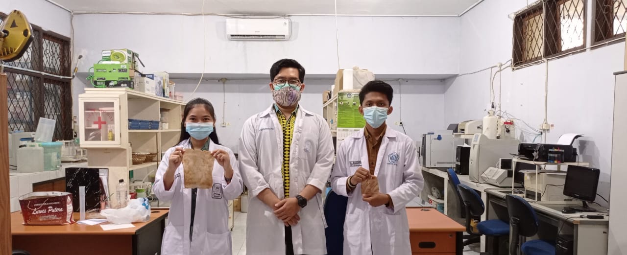 Mahasiswa Faperta Unila Sulap Limbah Kulit Singkong Menjadi Bioplastik