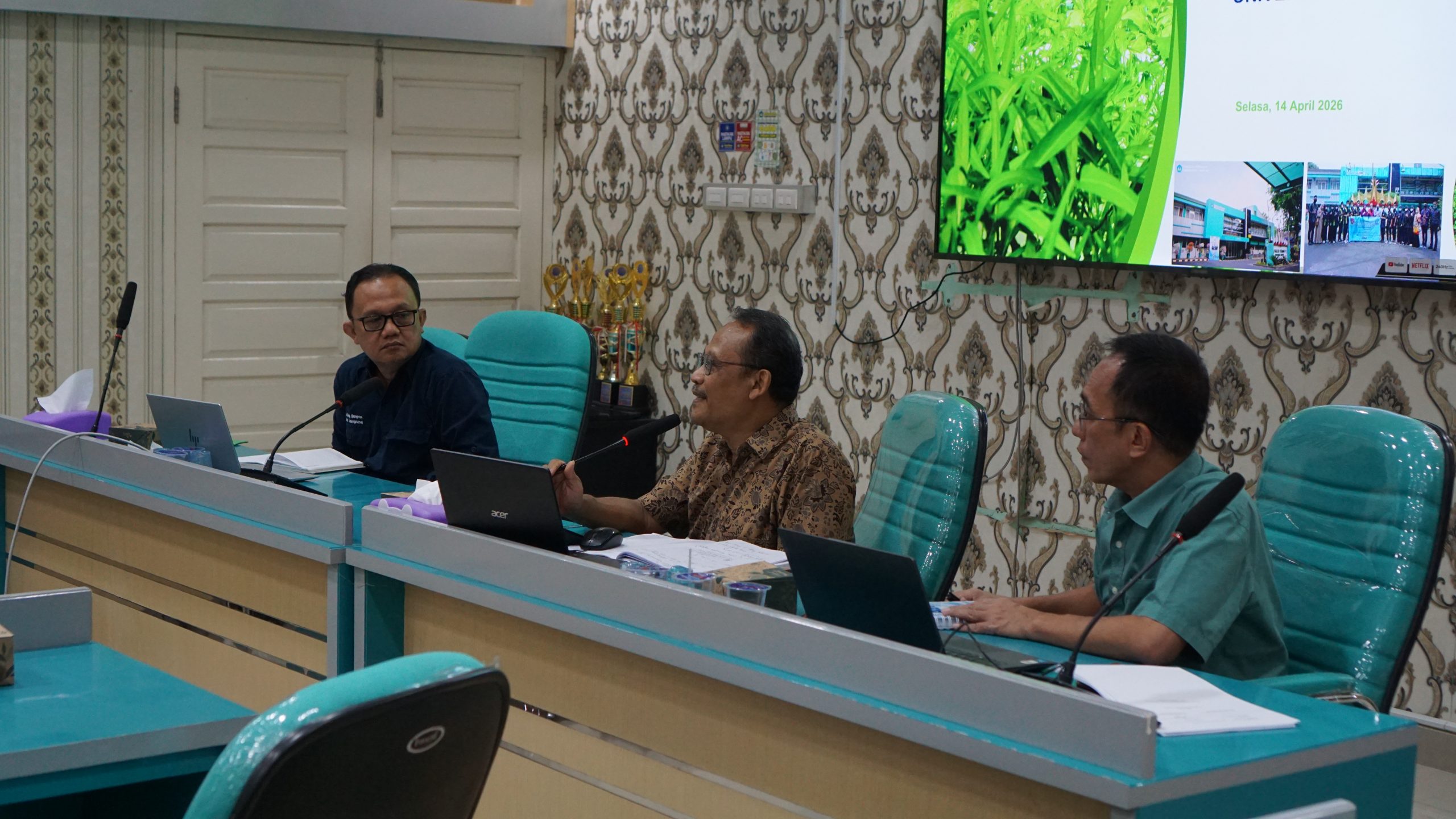 Pelaksanaan Rapat Pimpinan Fakultas Pertanian dalam Rangka Evaluasi Kegiatan dan Pelayanan